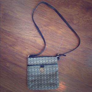 TOMMY HILFIGER cross body bag!